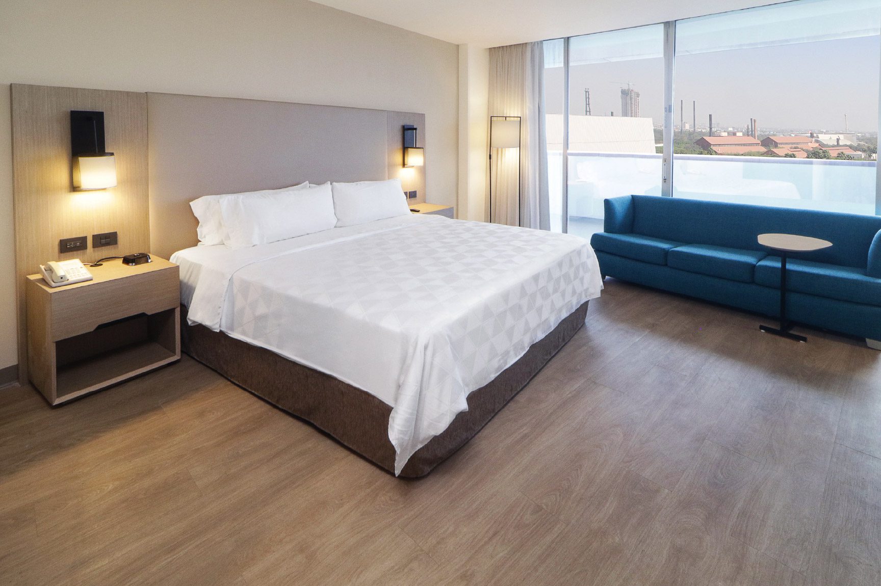 1 KING BED EXECUTIVE-01